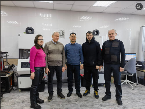 Últimas soluções da empresa sobre Visitar nossos antigos clientes e discutir o investimento de novos equipamentos de produção