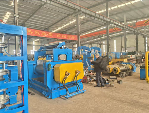 Últimas notícias da empresa sobre Os clientes turcos visitaram a nossa fábrica para inspecionar os equipamentos de recauchutagem de pneus