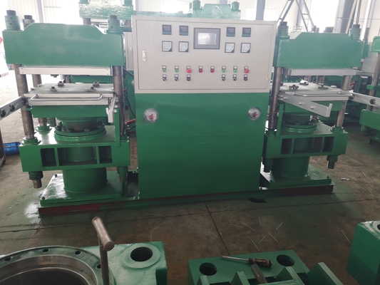 comprar Máquina de prensagem dupla de borracha de 50 toneladas SGS PLC Control Vulcanizadora online manufacture