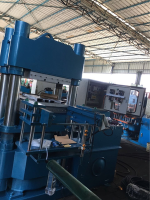 comprar 1200 mm × 600 mm máquina de prensagem de vulcanização de borracha semi-automática é usada para produzir produtos de borracha online manufacture