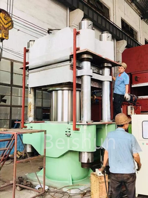 comprar Máquina de moldagem de vulcanização hidráulica de borracha de pressão de 1500 toneladas personalizada online manufacture