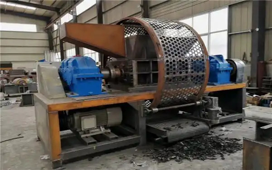 35kw*2 Triturador de resíduos de pneus de motor Dimensões dos pneus de entrada Menos de 1200 mm