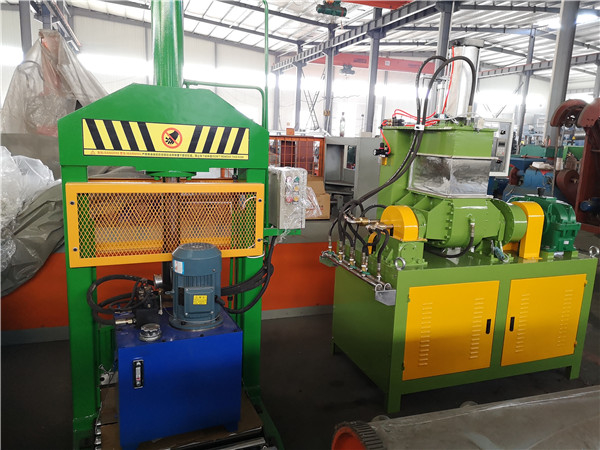 Máquina de corte de borracha do pacote da auto eficiência elevada do controle do PLC XQL-80 para 0 de borracha