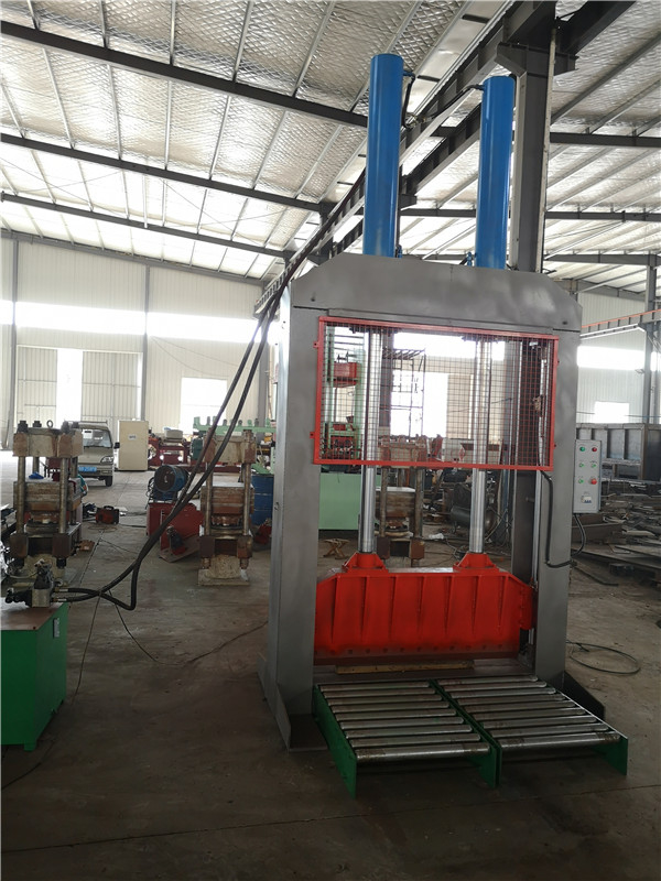 Máquina de corte de borracha do pacote da auto eficiência elevada do controle do PLC XQL-80 para 1 de borracha