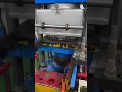 Uma prensa vulcanizadora de borracha 3RT semiautomática de alta eficiência é utilizada para produzir cabos de borracha.
